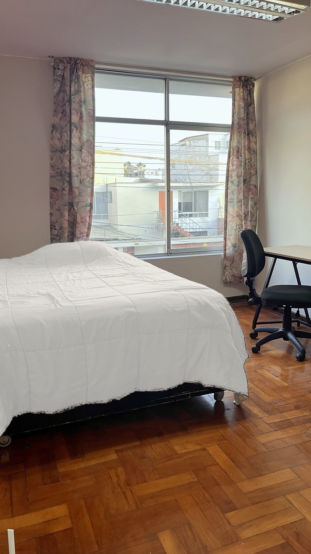 Habitación amoblada con baño propio en Monterrico, Surco
